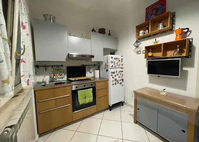 Themaki\'Shouse